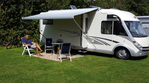 Camperplaats Veld A Vakantiepark De Kuilart (7).jpg